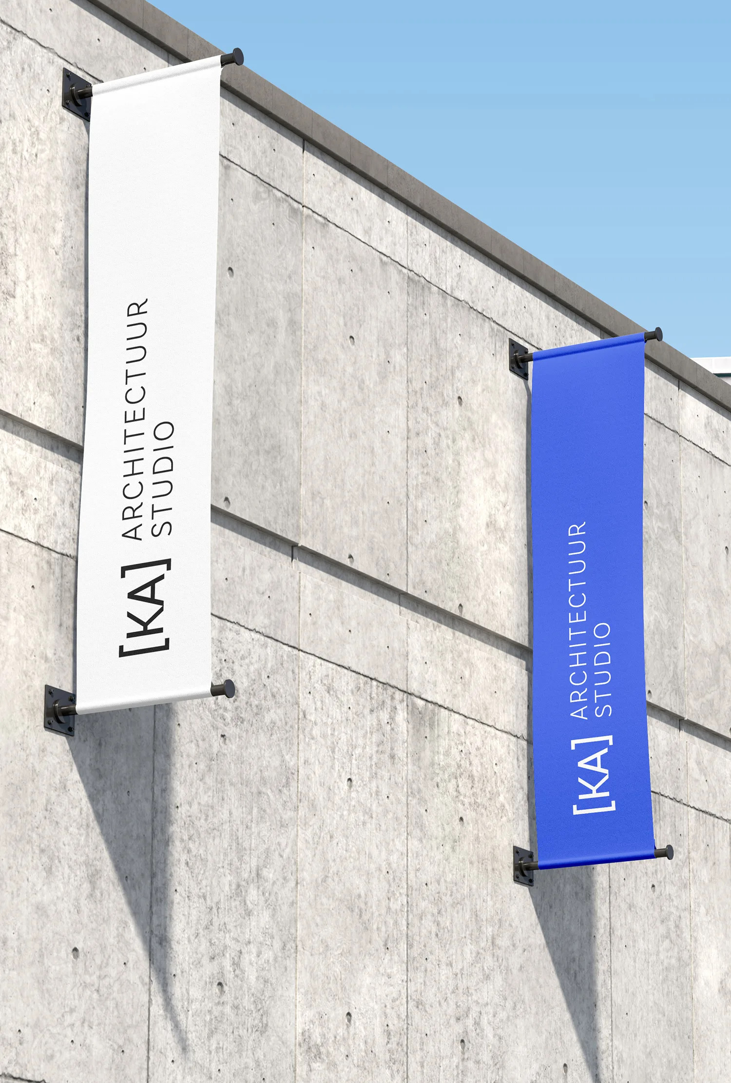Werfvlaggen van KA Architectuurstudio met het logo tussen haakjes