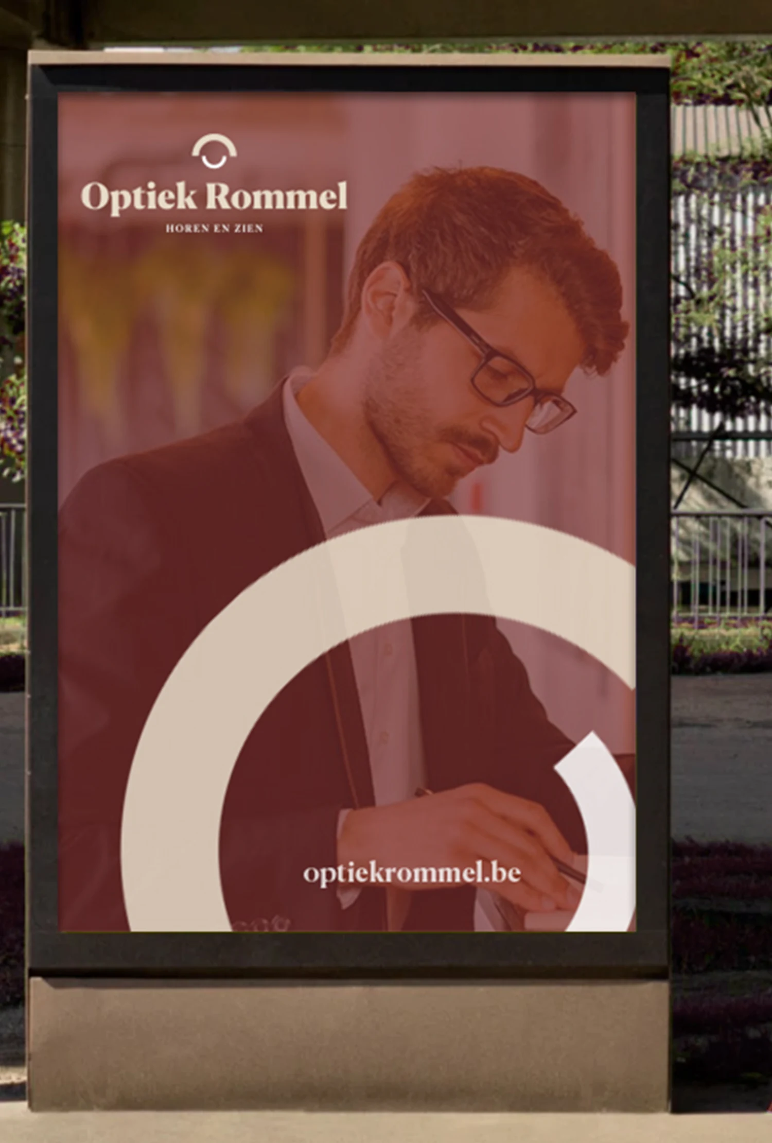 Affiche van Optiek Rommel in het straatbeeld, ontworpen door wcreate
